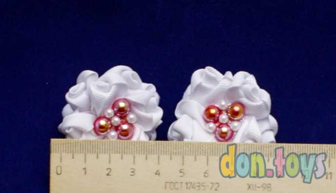 Резиночки Белые цветочки с серединкой и белых и красных бусин, 2 шт., фото 3